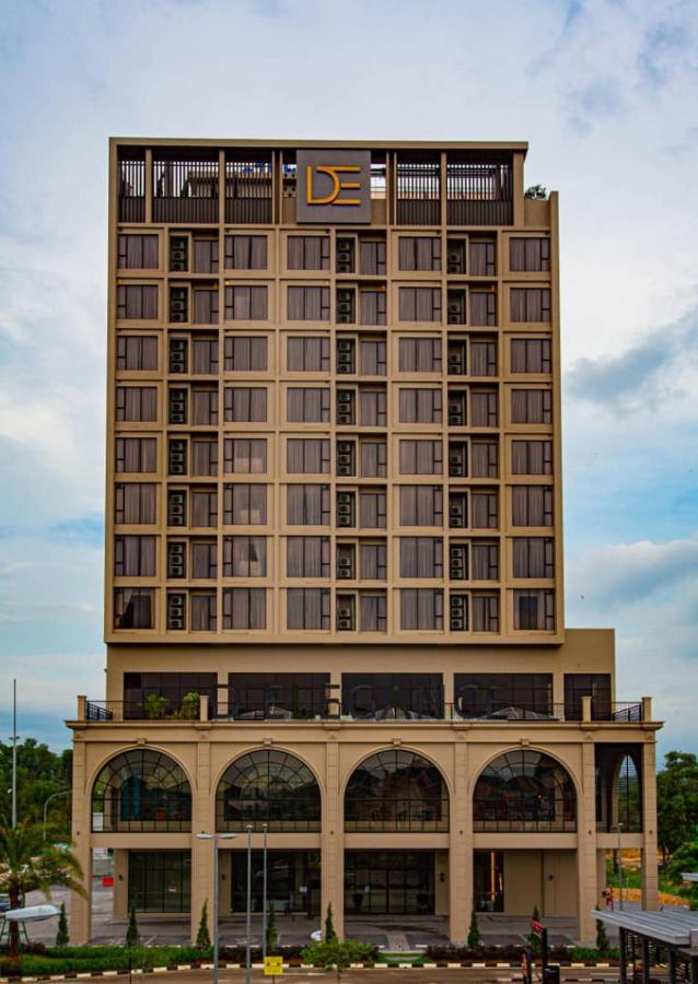 D Elegance Grand Bandar Seri Alam Masai Exterior photo
